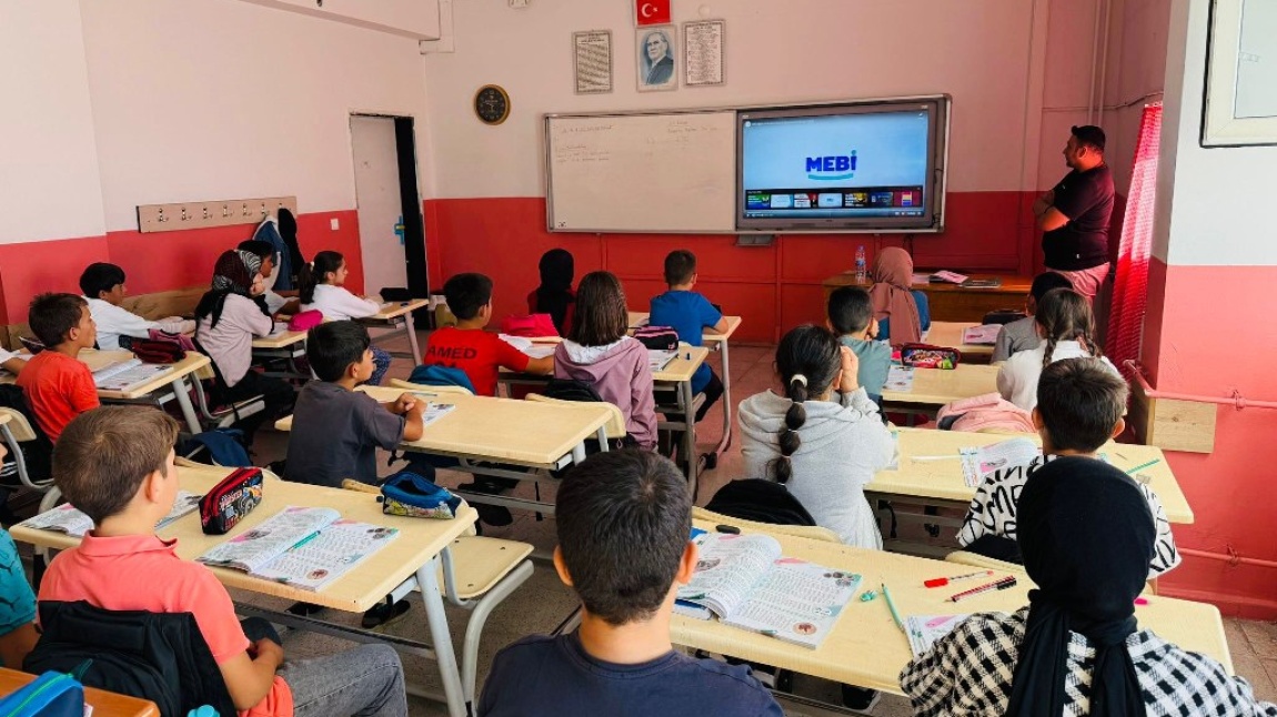 26.09.2025 tarihi ikinci ders saatinde ortaokul öğrencilerimize yönelik yaptığımız MEBİ platformu tanıtım çalışmamız.